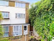 Silver Spring Close, Erith, 4 Bedroom End