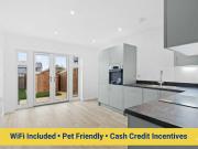 Simmental Drive, Milton Keynes MK8 4 bed terraced house...