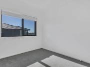 Simplistic and Spacious 3 Bedroom Residence in Alamora...
