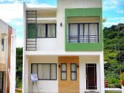 Single Attached 3 Bedroom Unit with Mountain View