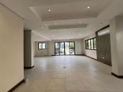 Single Attached Townhouse with 2 Car Garage in Don...