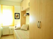 Single bedroom in 4 bedroom apartment