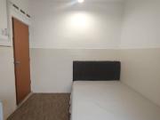 Single bedroom with aircond7 min walk to ciqgrocery shop...