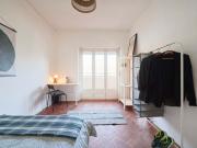 Single bedroom with balcony in a 6 bedroom apartment in...