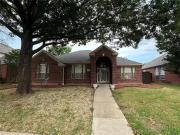 Single Family Residence Plano, TX 8828 Clear Sky Dr