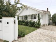 Single level elegance, moments from Balmoral Beach