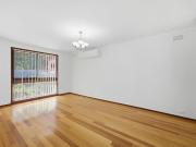 Single Level Unit with Great Proportions!