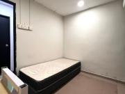 Single room for rent ~ Opposite Holiday Plaza, near to...