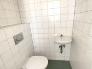Singlewohnung! Dachgeschosswohnung Nähe U3 Kardinal...