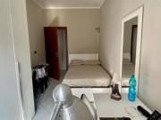 Singola e doppie con aria condizionata vicino Porta...