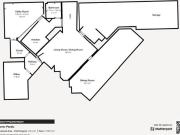 Singular casa pareada con jardín y piscina cubierta en...