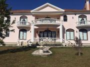 Sitio com 10 Hectares, Casa que mais parece um Castelo...