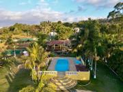 Sítio com 4 dormitórios à venda, 10000 m² por R$...