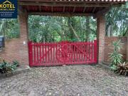 Sito à venda no Lami, com casa com quartos, 1 banheiro e...