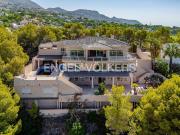 Situada en una de las zonas más exclusivas de Altea,...