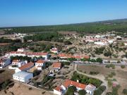 Situada no coração da pitoresca Aldeia de Melides, esta...