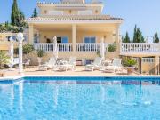 Situado cerca del Parque Nacional Sierra Bermeja y...