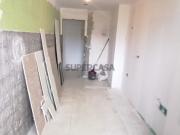 Situado em Santo António dos Cavaleiros, Torres da Bela...