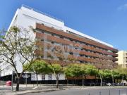 Situado em um condomínio fechado com uma ampla gama de...