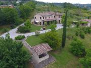 Situata in zona residenziale, nelle vicinanze del centro...