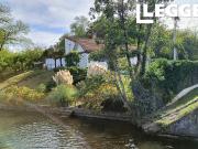 Situation privilégiée, propriété en bord de rivière avec...