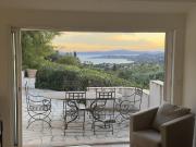 Située au sommet des collines des Issambres, cette...