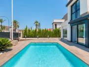 Six Seconds Properties vende esta villa con vistas al...
