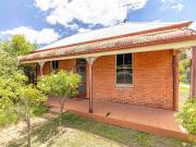 SIX TOWNHOUSE DEVELOPMENT OPPORTUNITY IN CENTRAL LOCALE