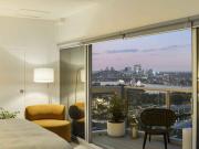 Sky High Luxury Living with Iconic Sydney Views – 4...