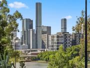 Sky home with views in Coronation Residences