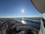 Sky Living über der Donau im 30. Stock der exklusiven...