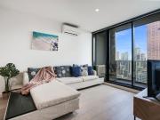 Skyline Living in the Heart of Melbourne CBD – 2 Bedroom...