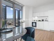 Skyline Retreat – Urbanes Studio in der 39. Etage mit...