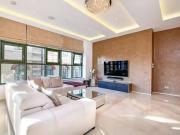 Sleek and Chic, 1 Bed Flat for the Discerning Tenant