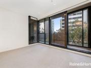 Sleek Apartment in South Yarra