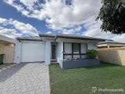 Sleek, Fresh & Move In Ready!