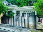 Sleek Modern Home with Expansive Living Areas in Maria Luisa