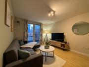 Slick 1 Bed Apartment In the City Centre