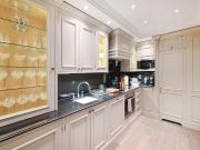 Sloane Court West, Chelsea, SW3 2 bed flat to rent...