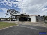 SMALL INDUSTRIAL WAREHOUSE ON BUSY DECEPTION BAY ROAD,...