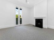 SMART CITY EDGE LIFESTYLE IN A CLASSIC TERRACE