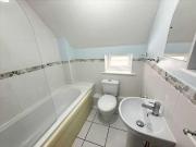 Smart,modern Two Bedroom House Close To Town Centre, SP10