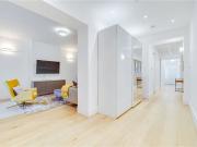 Smart three bedroom, three bathroom flat situated on the...