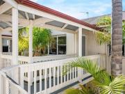 Smugglers Inn Stylish Coastal Apartment with Proven...