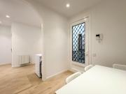 Snug double bedroom near the Urquinaona metro Snug double bedroom near the Urquinaona metro