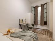 Snug double bedroom near UPF