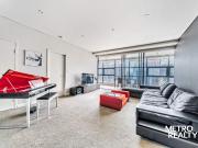 Soaring CBD Residence with Iconic Views