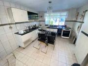 Sobradão com quintal amplo | 02 dorms | 02 vagas de...