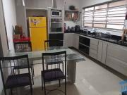 Sobrado 166m² com 3 dormitórios sendo 1 suíte no Jd das...