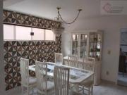 Sobrado 270m², 3 dormitórios, 1 suite com closet à...